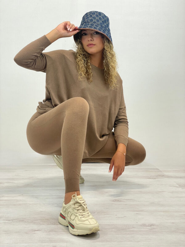 Taupe "DEMI" Comfy Two Piece Set - Afbeelding 2